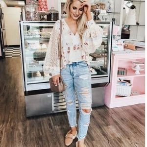 American eagle shattered breeze ripped jeans Clearance